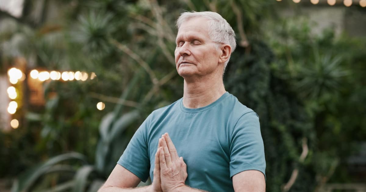 Elizabeth Honors L. Ron Hubbard with Street Sign Unveiling at Historic Dianetics Site