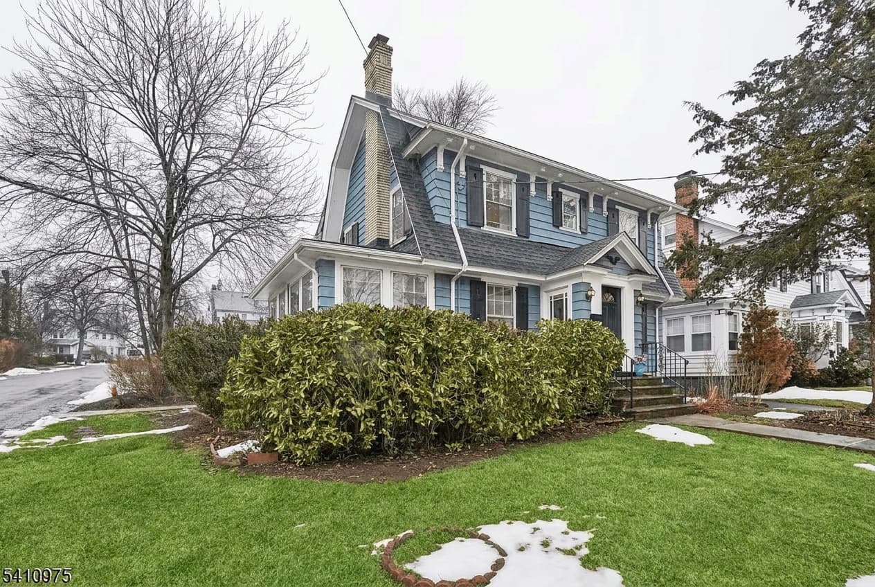 Strategic Preparation Nets $388,000 Over Asking for Dated New Jersey Home